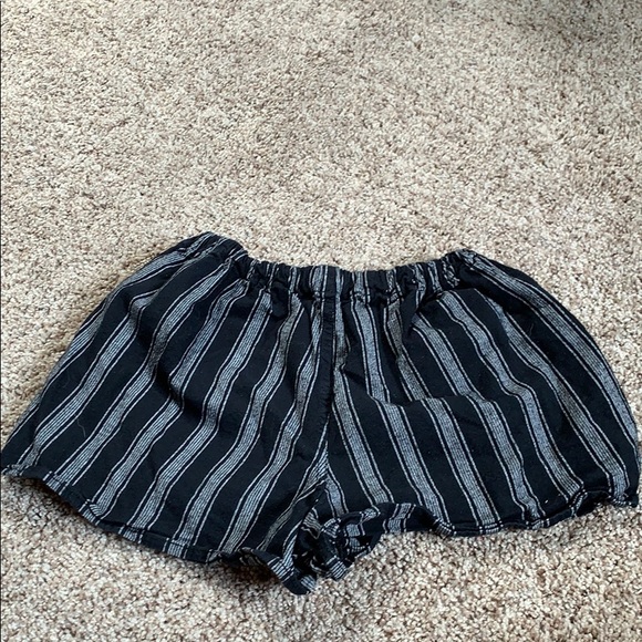 striped shorts - Picture 4 of 5